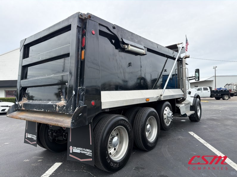 Exterior rear passenger side for this 2018 Kenworth T880 Short Hood (Stock number: UJJ222316)