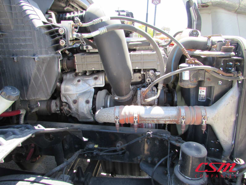 Drivers side engine for this 2019 Freightliner Cascadia (Stock number: UKSKS1211)