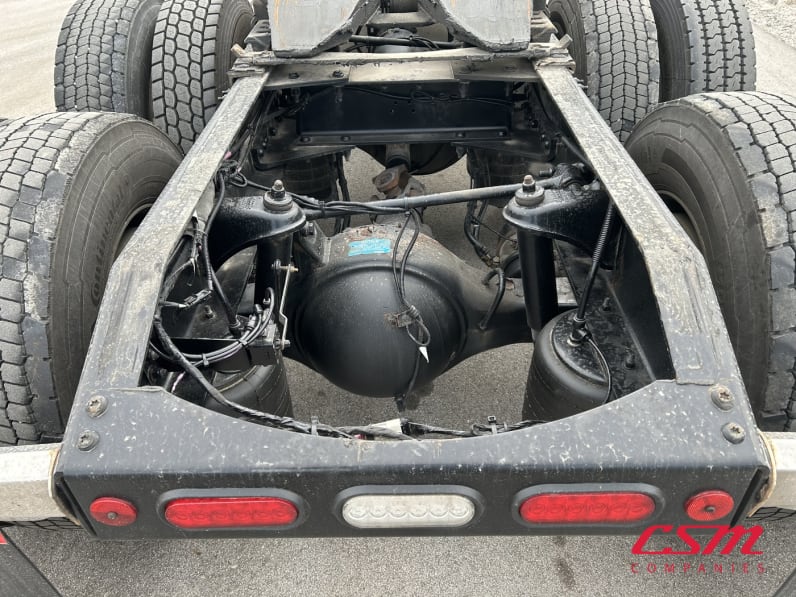 Center rear frame for this 2020 Peterbilt 389 (Stock number: ULD677568)