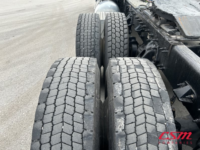 Driver side rear frame and tire tread for this 2020 Peterbilt 389 (Stock number: ULD677568)
