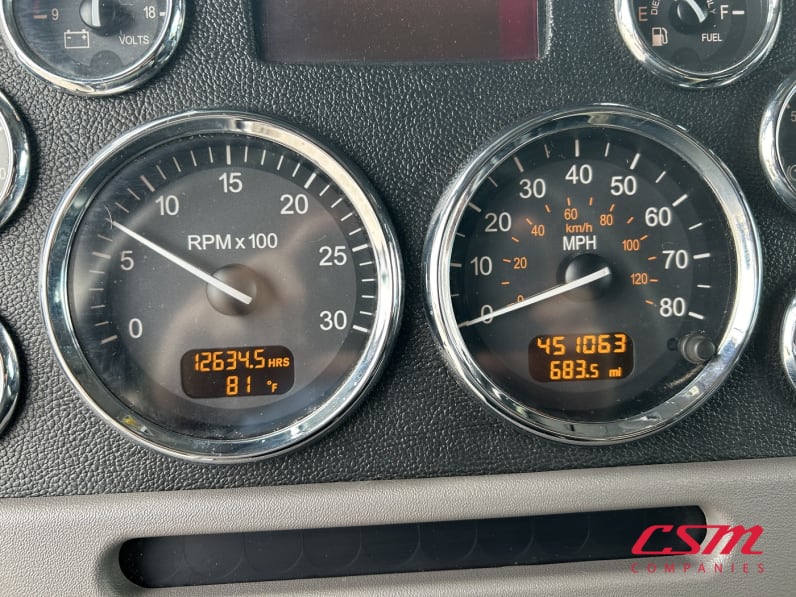 Mileage for this 2020 Peterbilt 389 (Stock number: ULD677568)