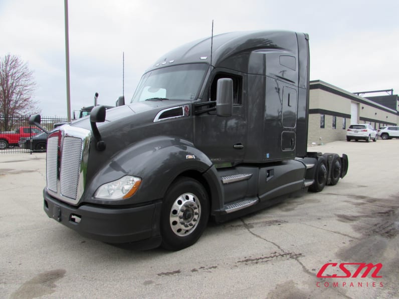 Exterior front drivers side for this 2020 Kenworth T680 (Stock number: ULJ418154)