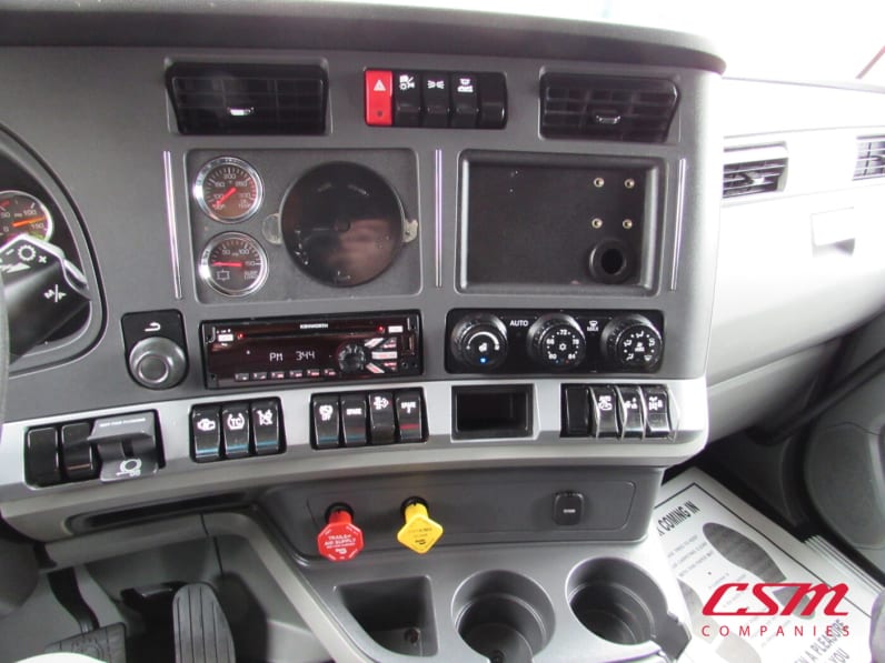 Interior radio and navigation system for this 2020 Kenworth T680 (Stock number: ULJ418154)