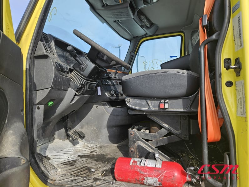 Drivers side door open for this 2020 International RH Series (Stock number: ULN089783)