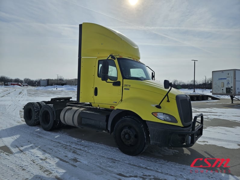 Exterior front passenger side for this 2020 International RH Series (Stock number: ULN089783)