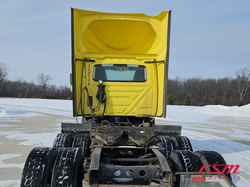 Exterior full rear view for this 2020 International RH Series (Stock number: ULN089783)