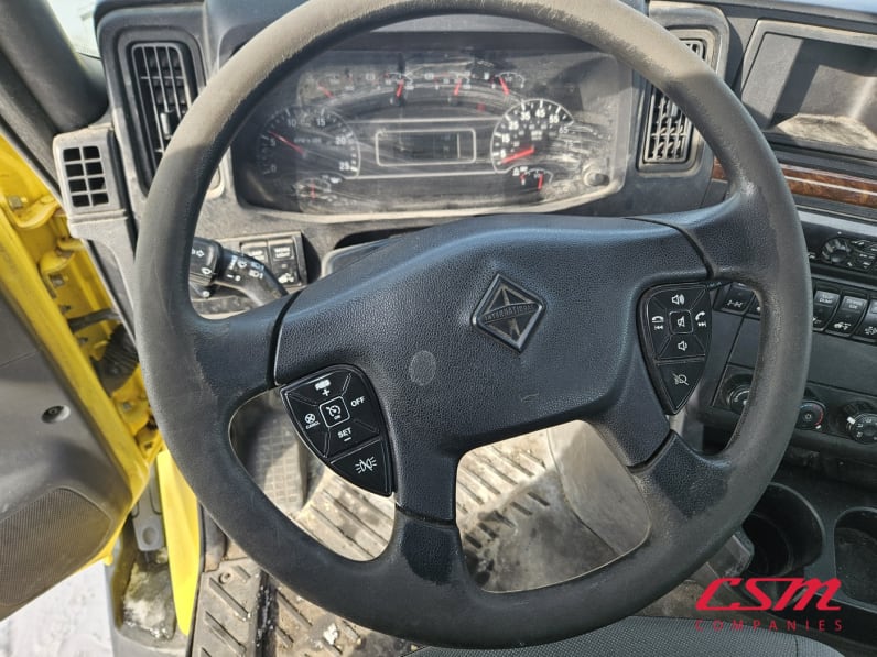 Interior steering wheel for this 2020 International RH Series (Stock number: ULN089783)