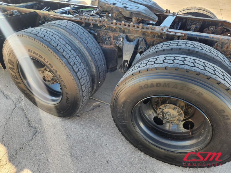 Driver side rear frame and tire tread for this 2020 International RH Series (Stock number: ULN089800)Weeee