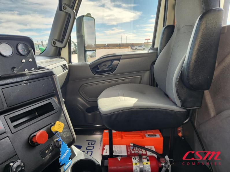 Interior seats for this 2020 International RH Series (Stock number: ULN089800)Weeee