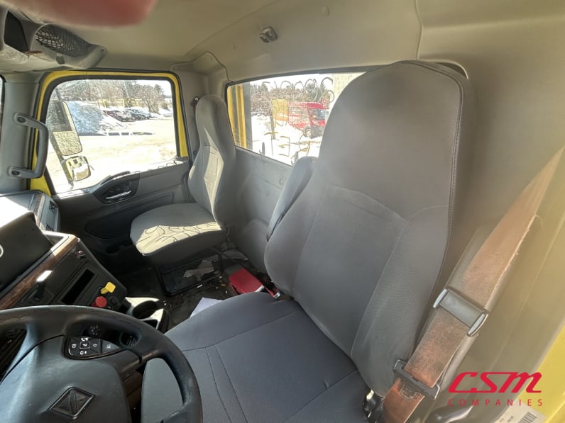 Interior seats for this 2020 International RH Series (Stock number: ULN844834)Weeee