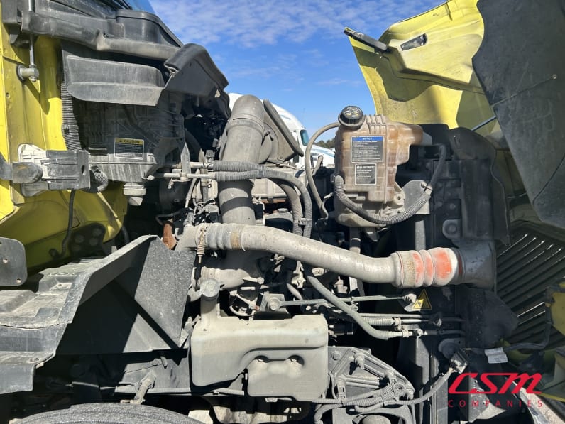 Passenger side engine for this 2020 International RH Series (Stock number: ULN844834)Weeee