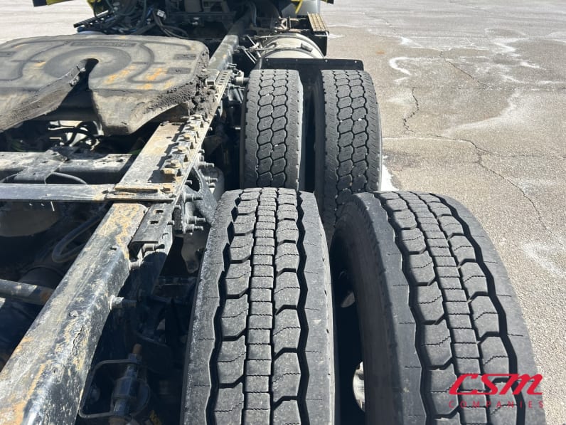 Passenger side rear frame and tire tread for this 2020 International RH Series (Stock number: ULN844834)Weeee