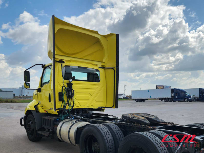 Exterior rear driver side for this 2020 International RH Series (Stock number: ULN844902)Weeee