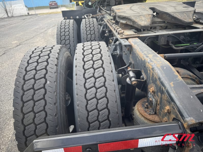 Driver side rear frame and tire tread for this 2020 International RH Series (Stock number: ULN844994)