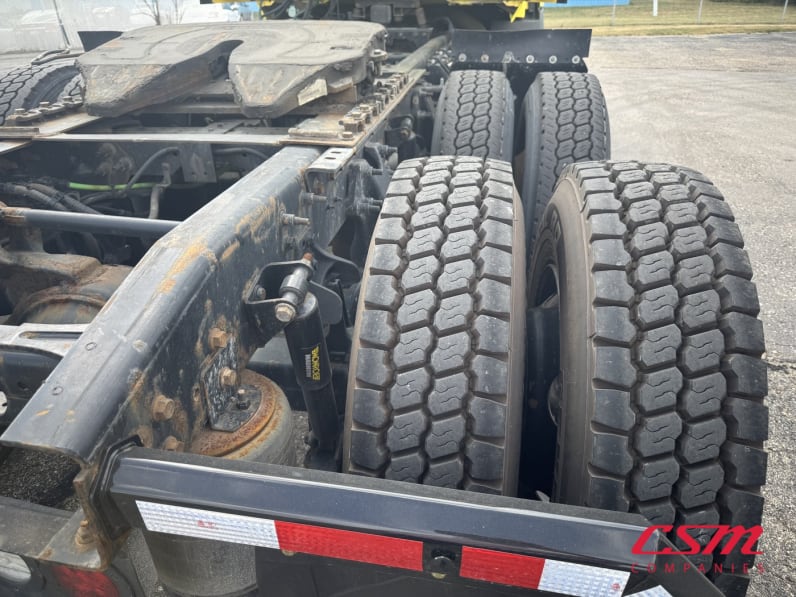 Passenger side rear frame and tire tread for this 2020 International RH Series (Stock number: ULN844994)
