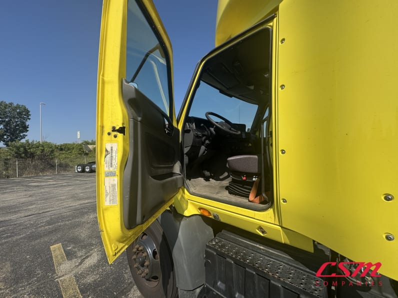 Drivers side door open for this 2020 International RH Series (Stock number: ULN845009)