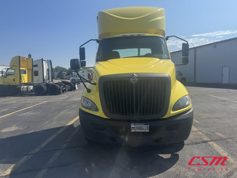 Exterior full front view for this 2020 International RH Series (Stock number: ULN845009)