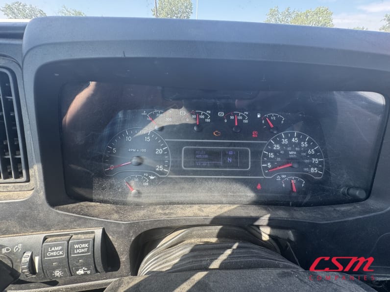 Mileage for this 2020 International RH Series (Stock number: ULN845009)