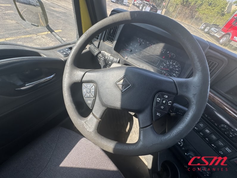 Interior steering wheel for this 2020 International RH Series (Stock number: ULN845009)