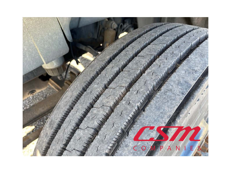 Driver side front tire tread for this 2020 International RH Series (Stock number: ULN845036)Weeee