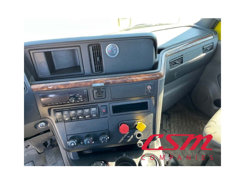 Interior radio and navigation system for this 2020 International RH Series (Stock number: ULN845036)Weeee