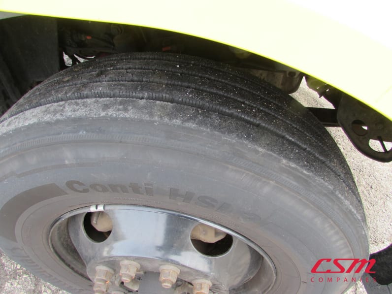 Passenger side front tire tread for this 2020 International RH Series (Stock number: ULN845165)Weeee