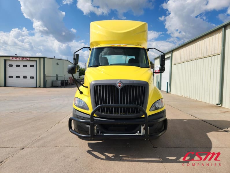 Exterior full front view for this 2020 International RH Series (Stock number: ULN845174)