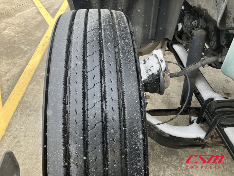 Passenger side front tire tread for this 2020 International RH Series (Stock number: ULN845193)Weeee