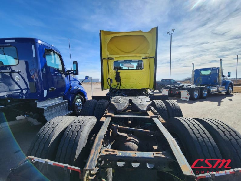 Exterior full rear view for this 2020 International RH Series (Stock number: ULN845230)Weeee