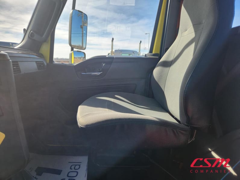 Interior seats for this 2020 International RH Series (Stock number: ULN845230)Weeee