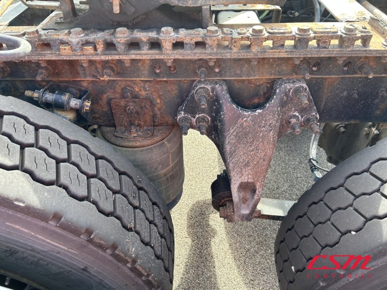 Center rear frame for this 2020 International RH Series (Stock number: ULN845426)