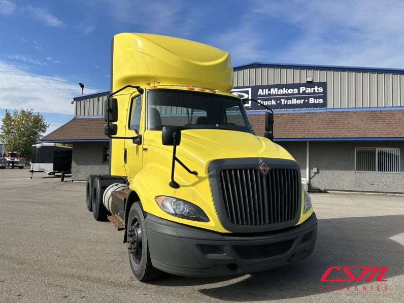 Exterior front passenger side for this 2020 International RH Series (Stock number: ULN845426)