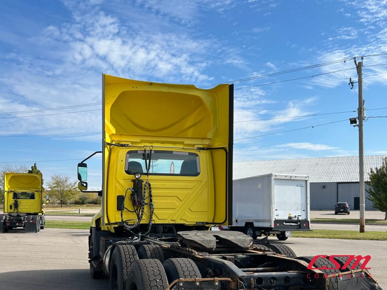 Exterior rear driver side for this 2020 International RH Series (Stock number: ULN845426)