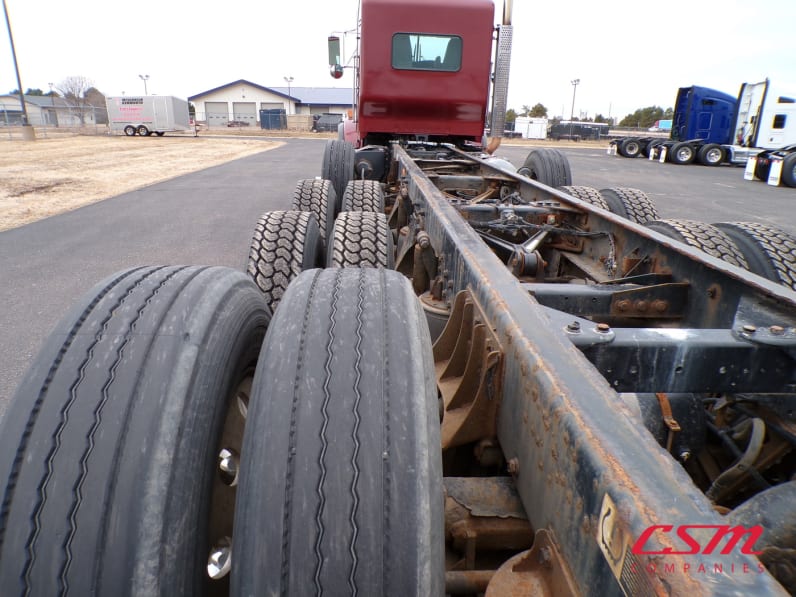 Driver side rear frame and tire tread for this 2021 Kenworth T800 (Stock number: UMF429732)Weeee