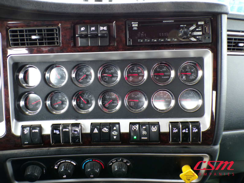 Interior cockpit for this 2021 Kenworth T800 (Stock number: UMF429732)Weeee
