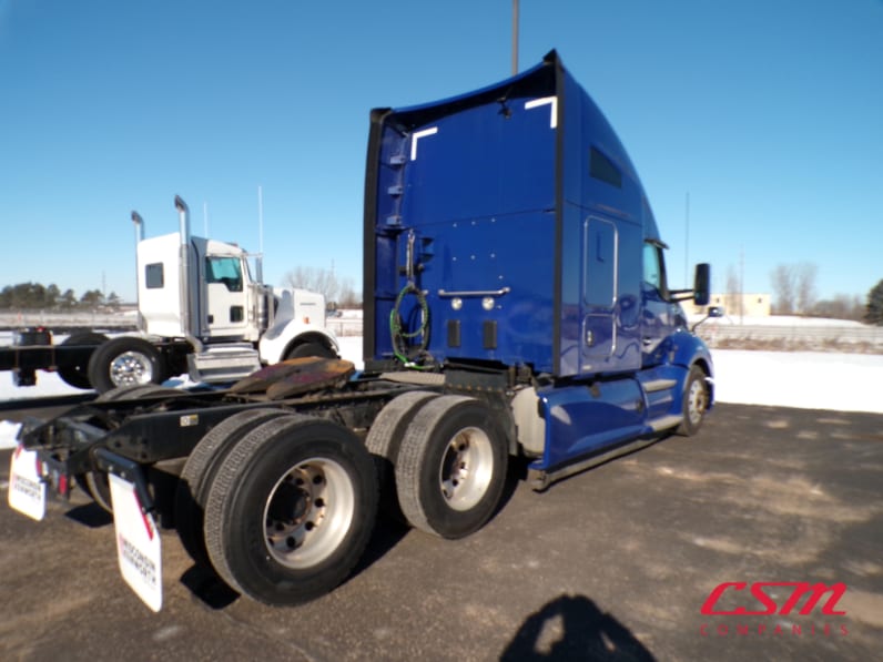 Exterior rear passenger side for this 2021 Kenworth T680 (Stock number: UMJ432094A)
