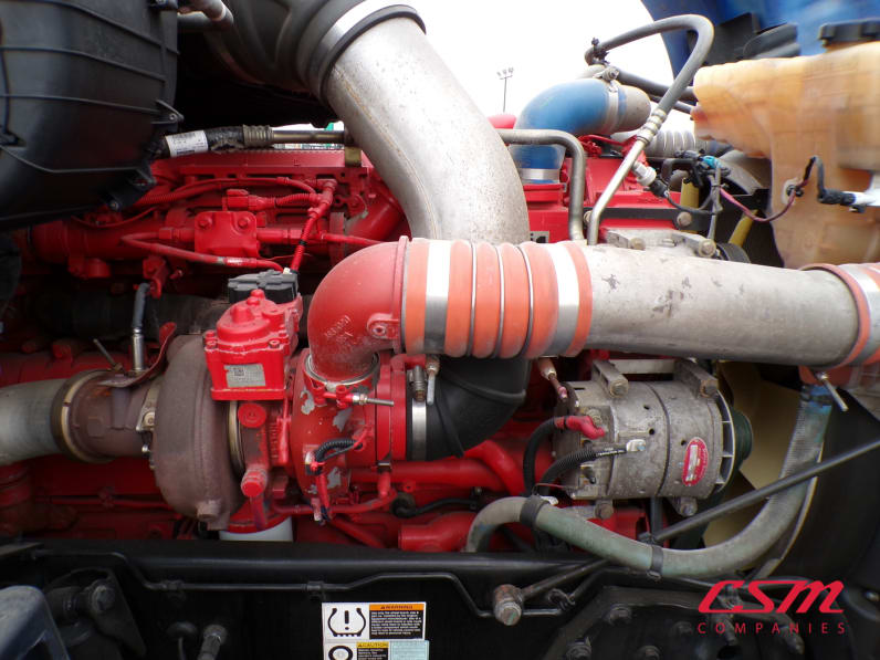 Passenger side engine for this 2021 Kenworth T680 (Stock number: UMJ432094A)Weeee