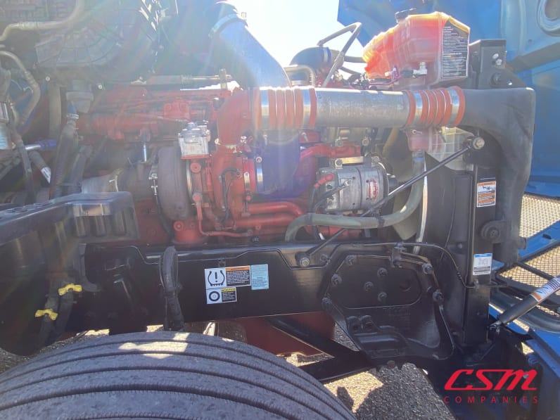 Passenger side engine for this 2021 Kenworth T680 (Stock number: UMJ432106A)