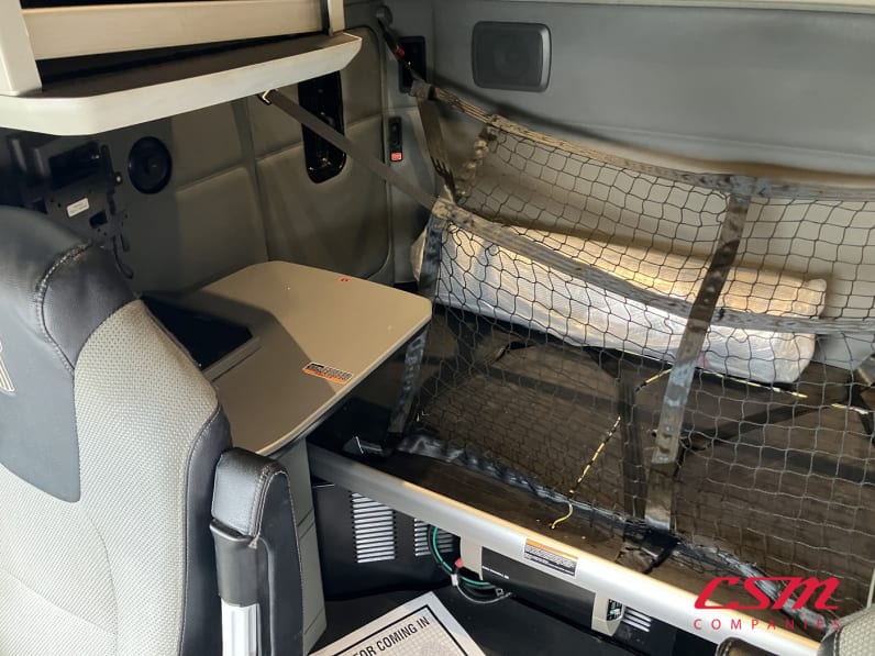 Interior passenger side sleeper for this 2021 Kenworth T680 (Stock number: UMJ434852)