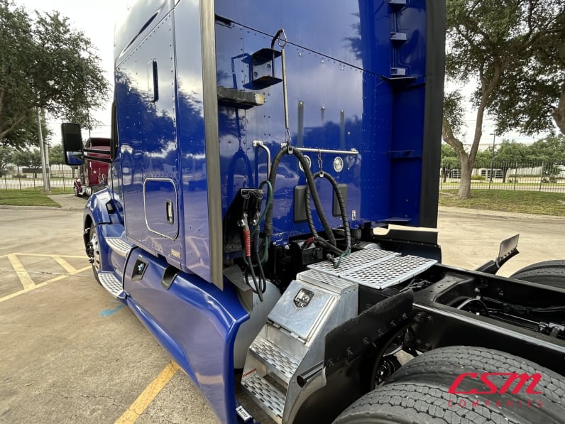 UMJ434899A-2021-Kenworth-T680Weeee