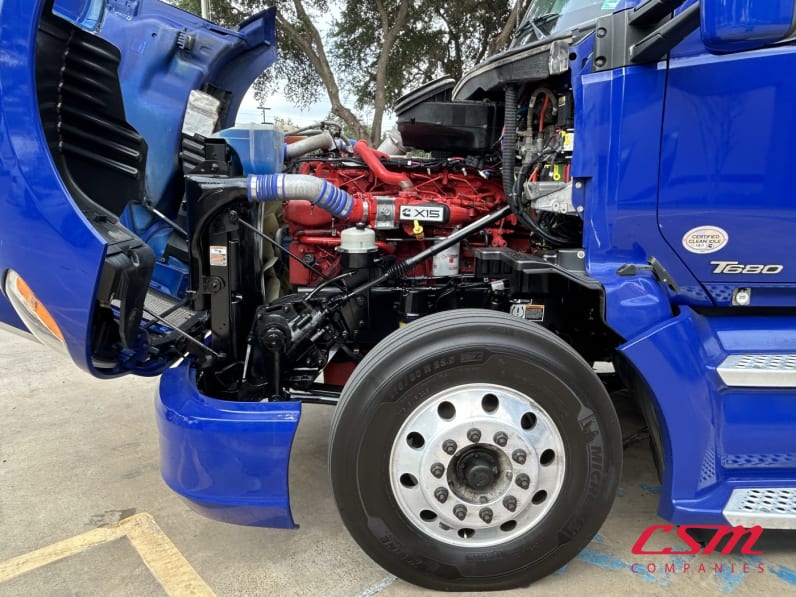 Drivers side engine for this 2021 Kenworth T680 (Stock number: UMJ434899A)Weeee