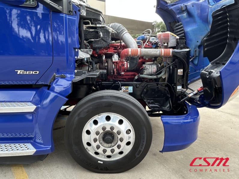 Passenger side engine for this 2021 Kenworth T680 (Stock number: UMJ434899A)Weeee