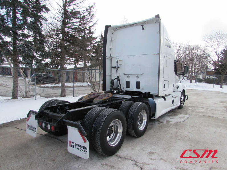 Exterior rear passenger side for this 2021 Kenworth T680 (Stock number: UMJ434940A)