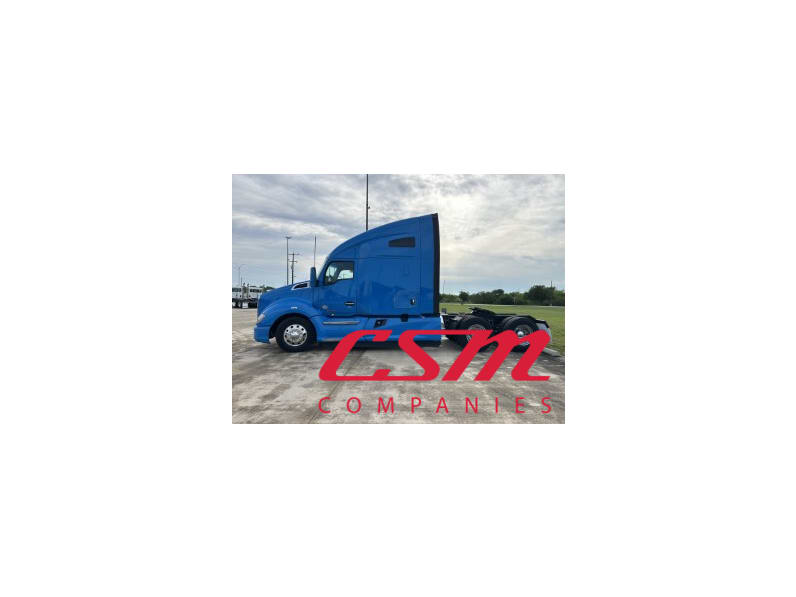 Exterior full driver side for this 2021 Kenworth T680 (Stock number: UMJ435009A)Weeee