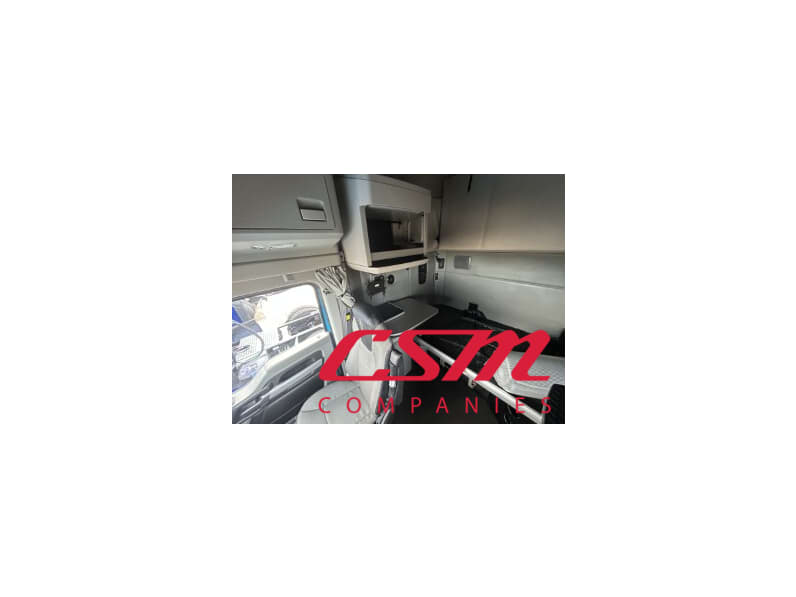 Interior passenger side sleeper for this 2021 Kenworth T680 (Stock number: UMJ435009A)Weeee