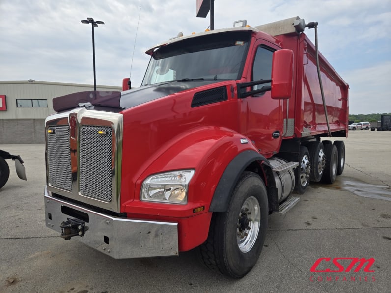 Exterior front drivers side for this 2021 Kenworth T880 (Stock number: UMJ462070)