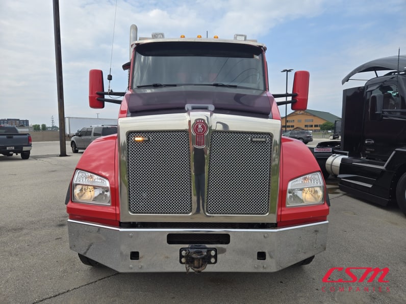 Exterior full front view for this 2021 Kenworth T880 (Stock number: UMJ462070)