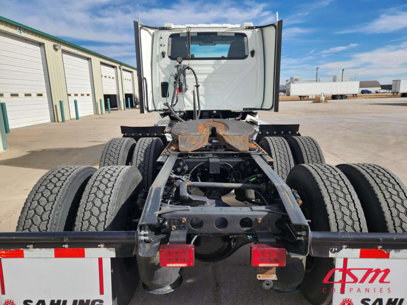 Exterior full rear view for this 2021 International LT Series (Stock number: UMN145454)Weeee