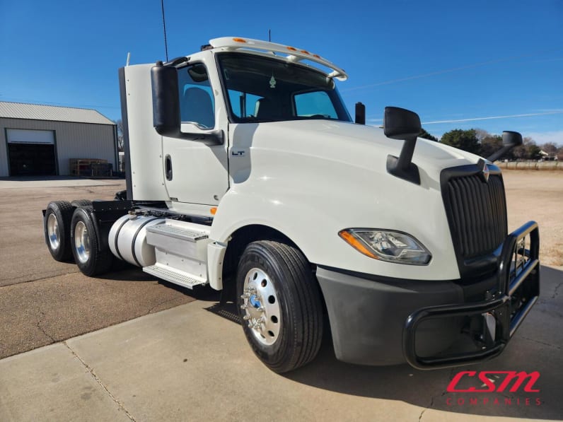 Exterior front passenger side for this 2021 International LT Series (Stock number: UMN145459)Weeee