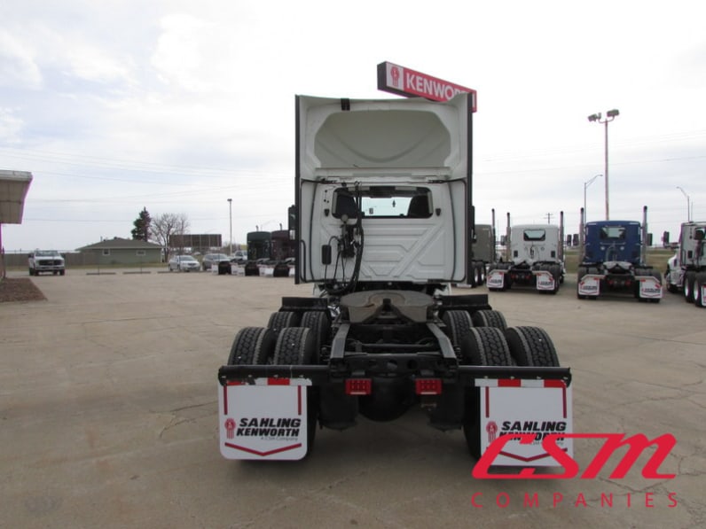 Exterior full rear view for this 2021 International LT Series (Stock number: UMN145462)Weeee